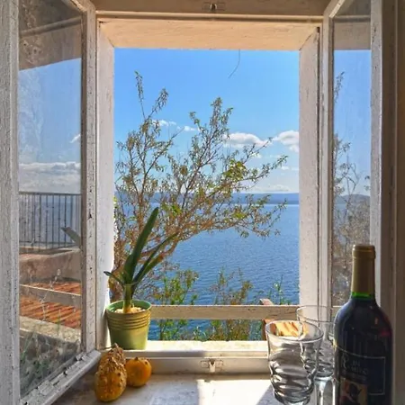Old, Stone 2 Floor House Above The Sea-najka Apartment