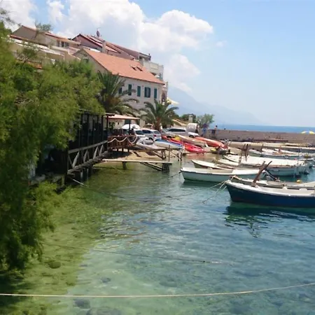 Old, Stone 2 Floor House Above The Sea-najka Apartment Pisak