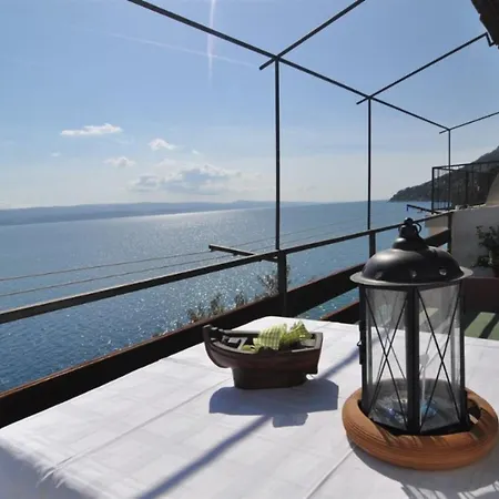 Old, Stone 2 Floor House Above The Sea-najka Apartment
