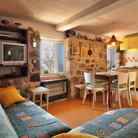 Old, Stone 2 Floor House Above The Sea-najka Apartment