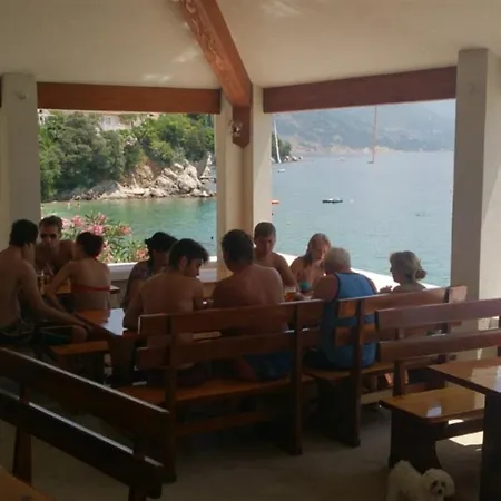 Old, Stone 2 Floor House Above The Sea-najka Apartment *