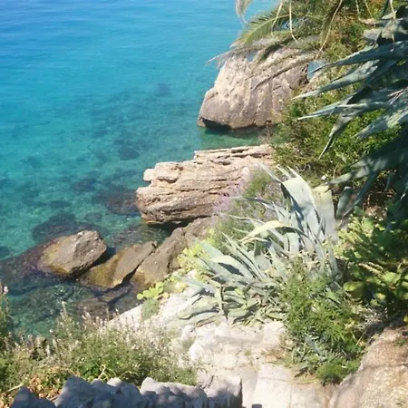 Old, Stone 2 Floor House Above The Sea-najka Pisak