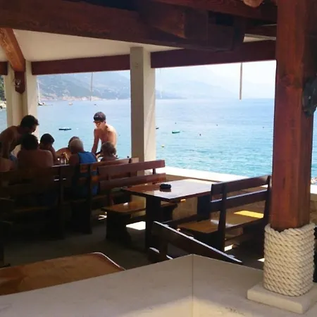 Old, Stone 2 Floor House Above The Sea-najka Apartment