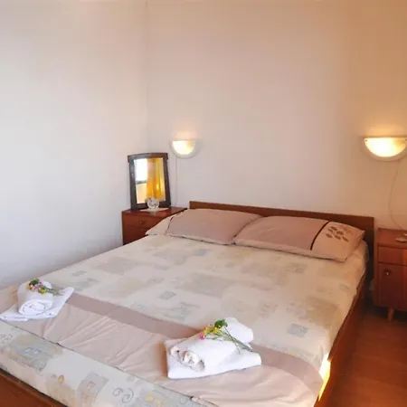 公寓 Old, Stone 2 Floor House Above The Sea-najka 皮萨克